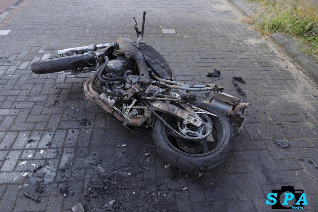 Motor uitgebrand op parkeerplaats Spaanestraat Berkel en Rodenrijs