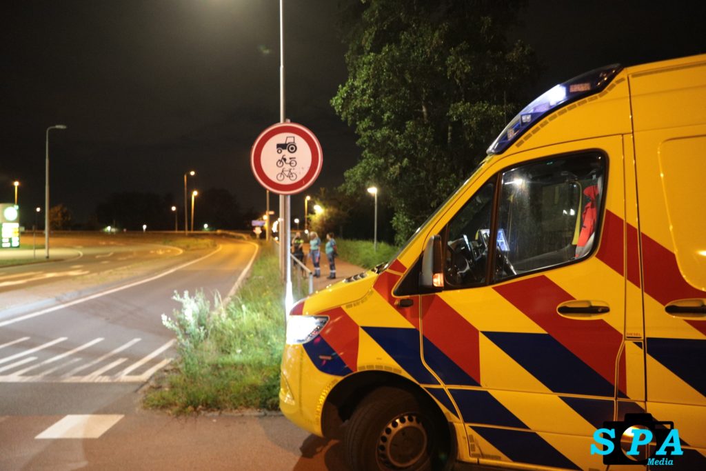 Scooterrijder gaat er vandoor na aanrijding met fietser Bergweg-Zuid in Bergschenhoek
