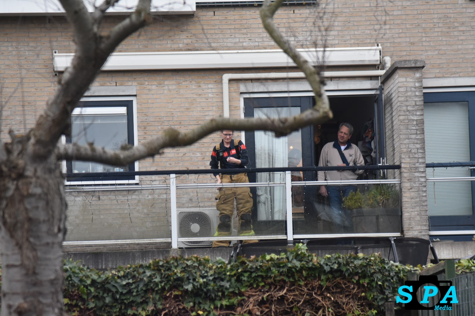 Vogeltje bevrijd uit benarde situatie Ranonkelpad Berkel en Rodenrijs