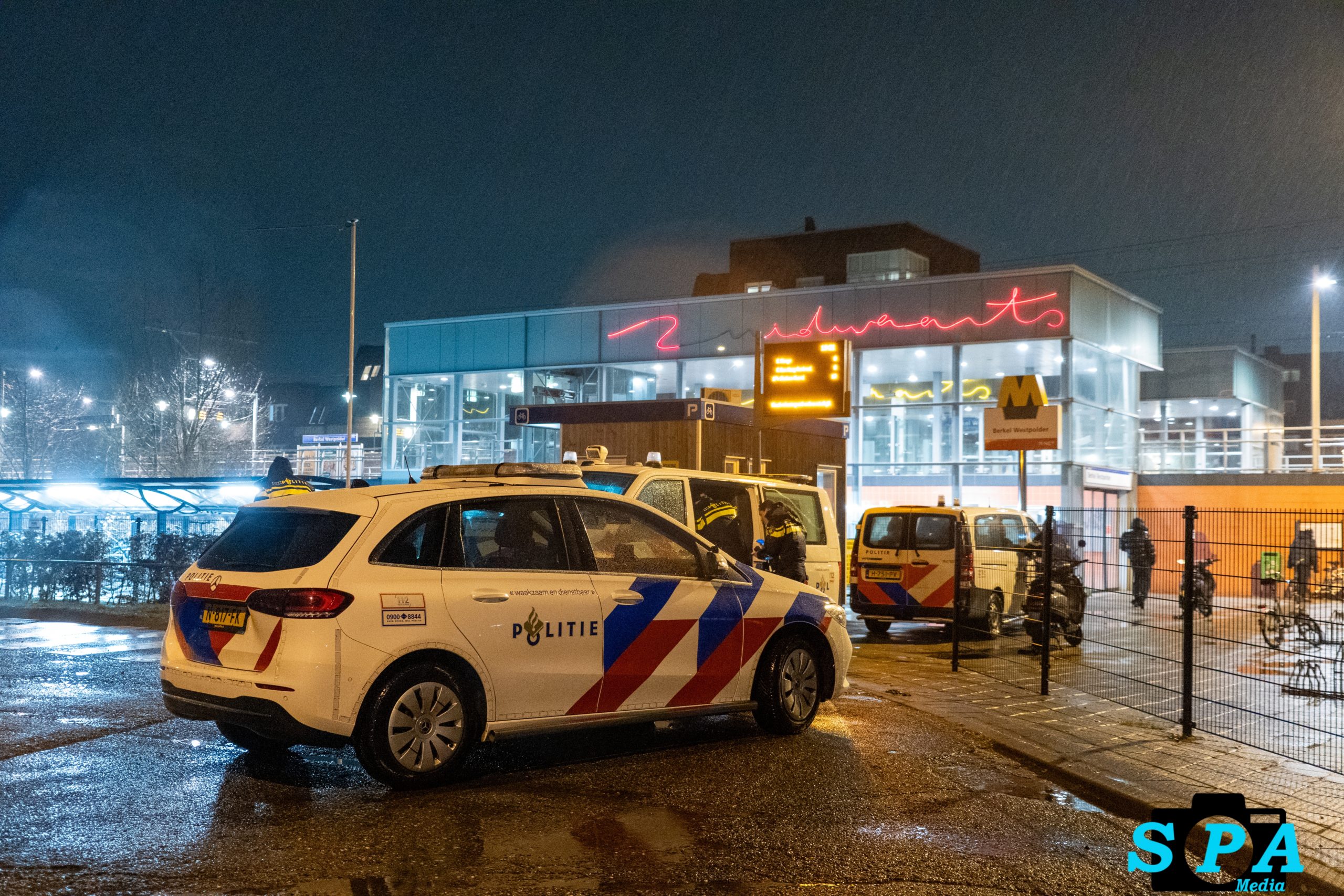 Goederen in beslag genomen na politiecontrole bij station Berkel-Westpolder Berkel en Rodenrijs
